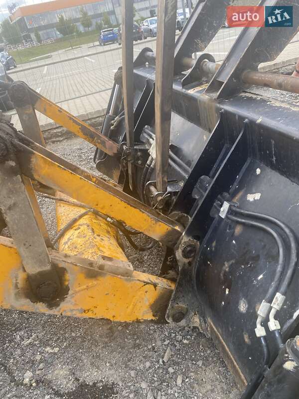 Екскаватор навантажувач JCB 4CX 2011 в Ужгороді