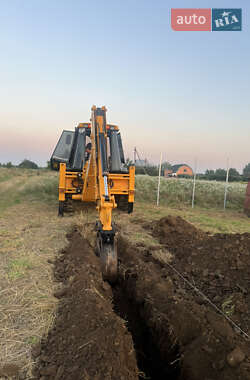 Экскаватор погрузчик JCB 4CX 2001 в 