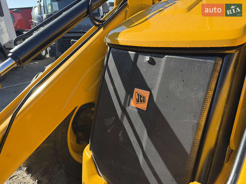 Экскаватор погрузчик JCB 4CX 2010 в Киеве