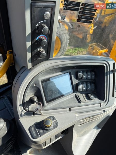 Экскаватор погрузчик JCB 4CX 2022 в Виноградове фото 9 Экскаватор погрузчик JCB 4CX 2022 в Виноградове