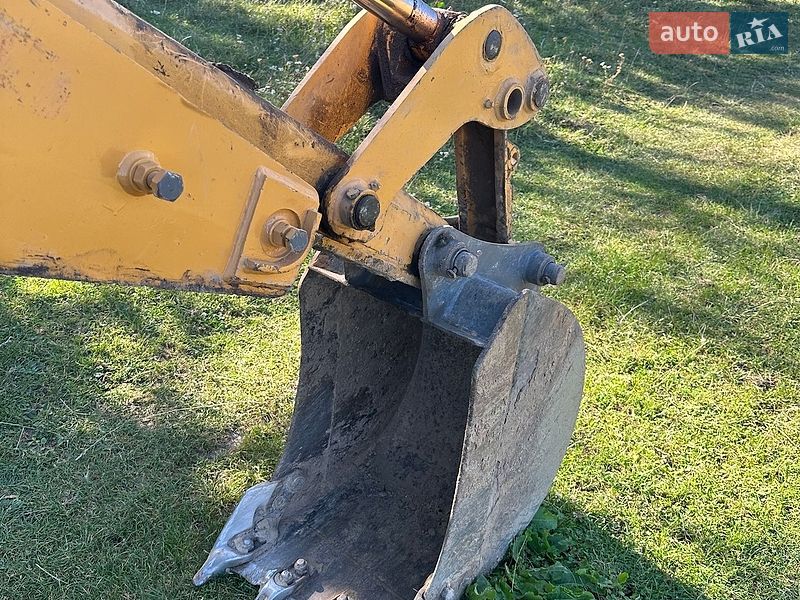 Экскаватор погрузчик JCB 4CX 2003 в Гнивани