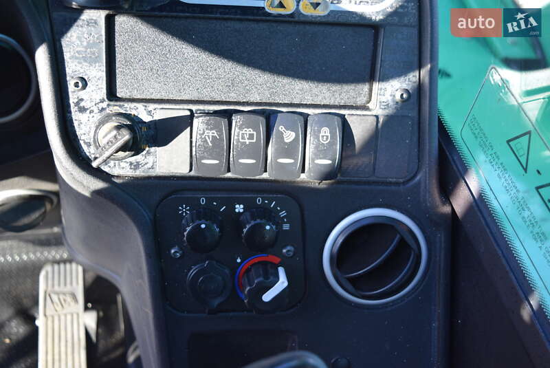 Підйомник телескопічний JCB 515 2016 в Рівному