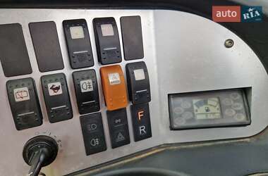 Телескопический погрузчик JCB 520 2002 в 