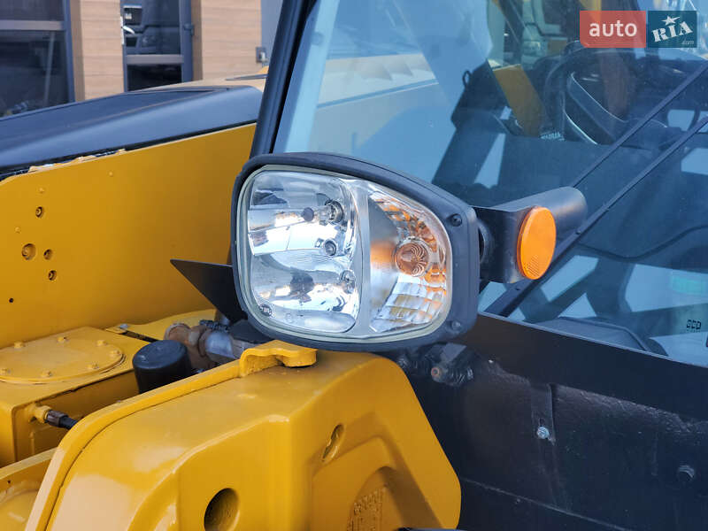 Телескопический погрузчик JCB 525-60 Hi-Viz 2016 в 