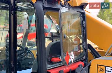 Телескопический погрузчик JCB 525-60 Hi-Viz 2017 в 