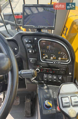 Телескопический погрузчик JCB 525-60 Hi-Viz 2018 в 
