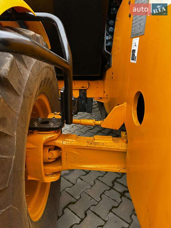 Телескопический погрузчик JCB 530 2004 в Горохове