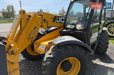 Телескопический погрузчик JCB 531-70 2015 в 