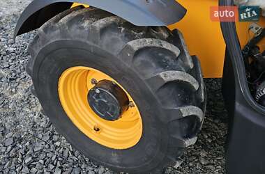 Телескопический погрузчик JCB 531-70 2013 в 