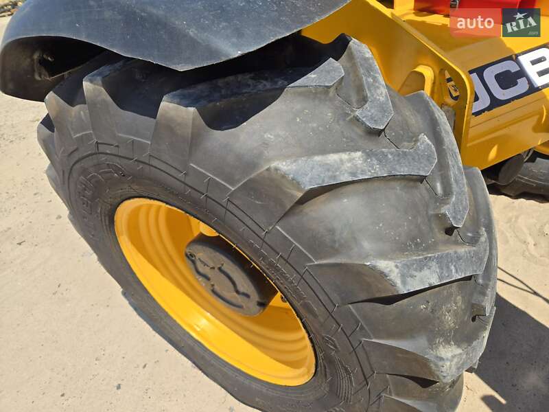 Телескопический погрузчик JCB 531-70 2012 в Болграде