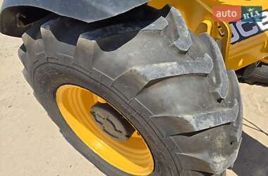 Телескопический погрузчик JCB 531-70 2012 в 