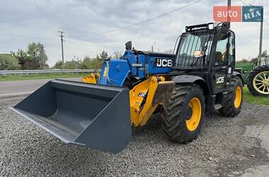 Телескопический погрузчик JCB 533-105 2015 в 
