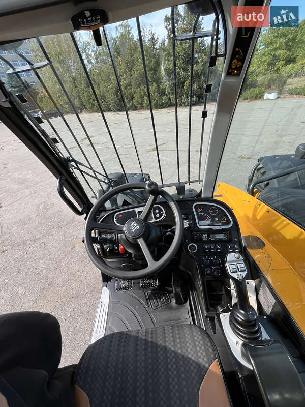 Телескопический погрузчик JCB 536-60 2012 в Черноморске