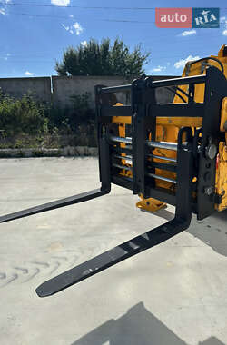 Телескопический погрузчик JCB 540-140 2019 в 