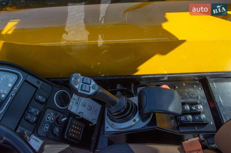 Телескопический погрузчик JCB 540-170 2021 в Житомире