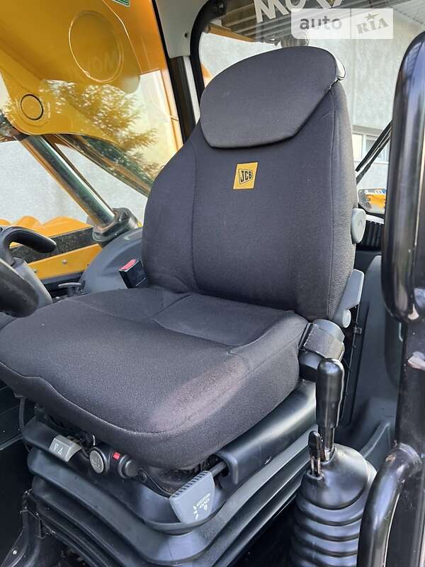 Телескопический погрузчик JCB 541-70 2015 в Луцке
