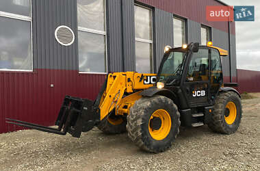 Телескопический погрузчик JCB 541-70 2017 в 