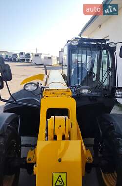 Телескопический погрузчик JCB 541-70 2013 в 