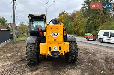 Телескопічні навантажувачі JCB 550-80 2015 в 
