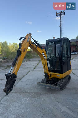Экскаватор погрузчик JCB 8018 2014 в 