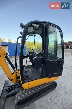Экскаватор погрузчик JCB 8018 2014 в 