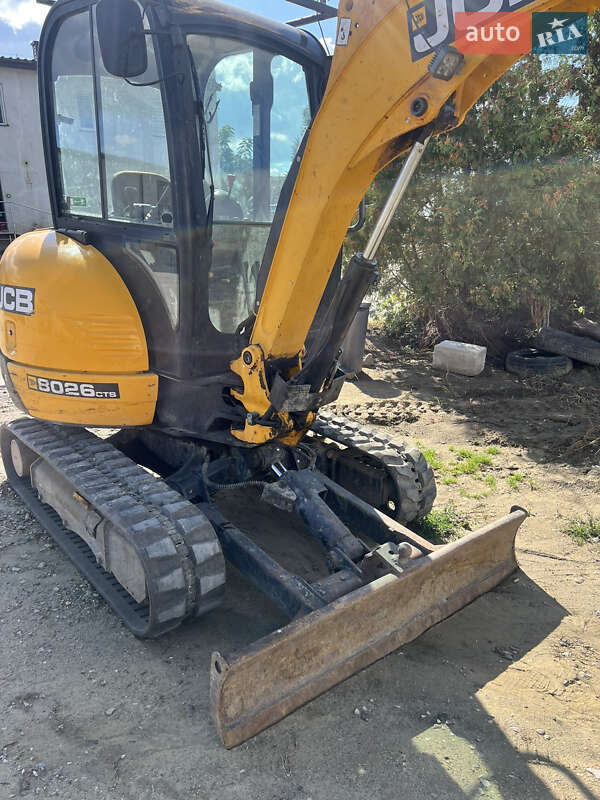 Екскаватор навантажувач JCB 8026 2014 в Львові