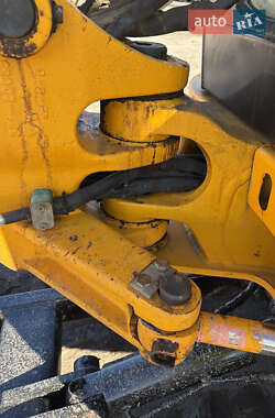 Миниэкскаватор JCB 8027 2005 в 