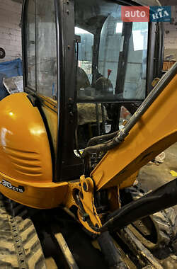 Гусеничный экскаватор JCB 8030 2012 в 