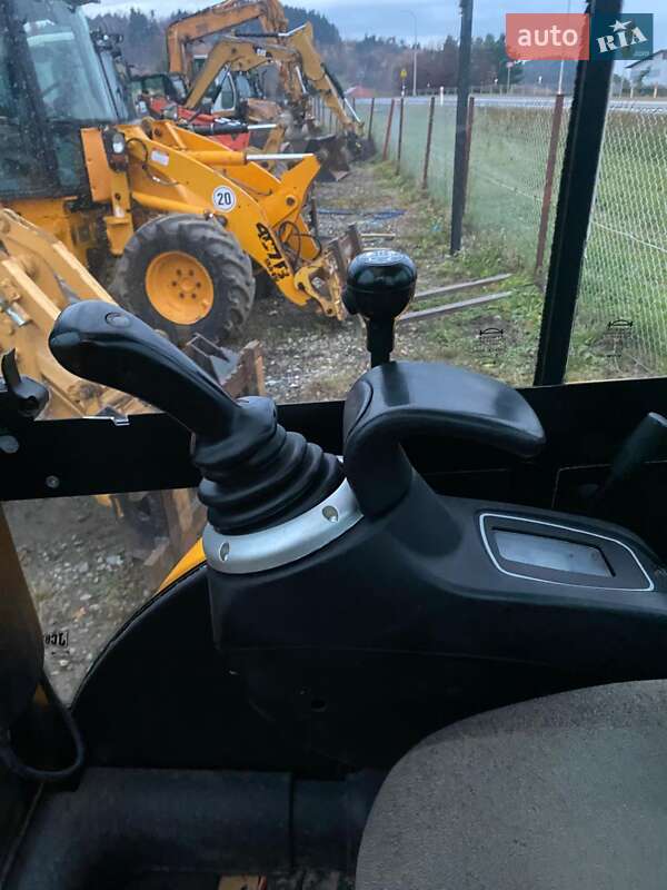 Міні-екскаватор JCB 8035 2017 в Ужгороді фото 7 Міні-екскаватор JCB 8035 2017 в Ужгороді
