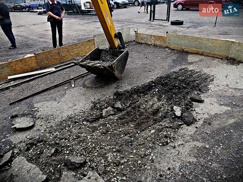 Экскаватор погрузчик JCB 8055 2010 в Черкассах