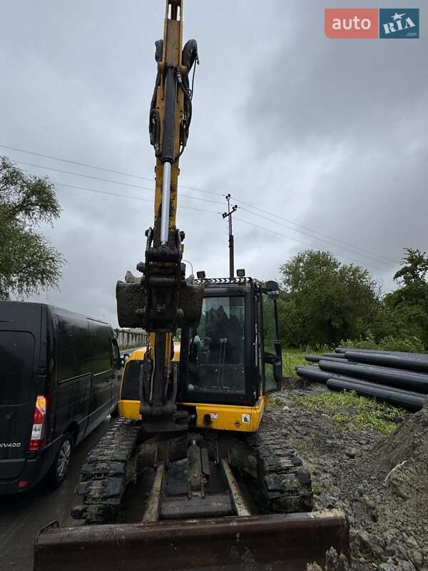 Гусеничний екскаватор JCB 86С 2014 в 