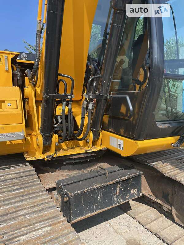 Гусеничний екскаватор JCB JS 130 2013 в Києві
