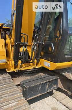 Гусеничный экскаватор JCB JS 130 2013 в 
