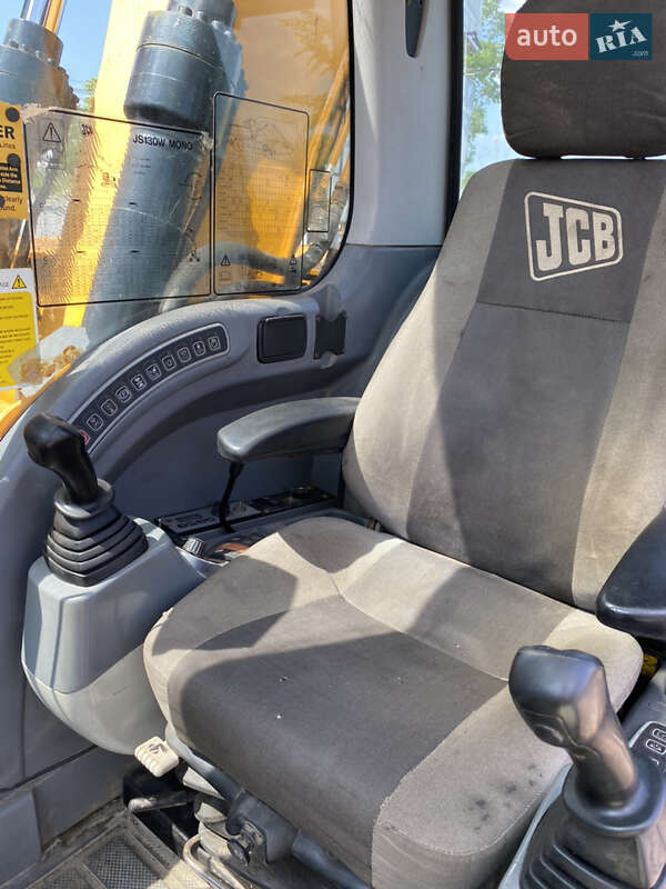 Колесный экскаватор JCB JS 130 2009 в Львове