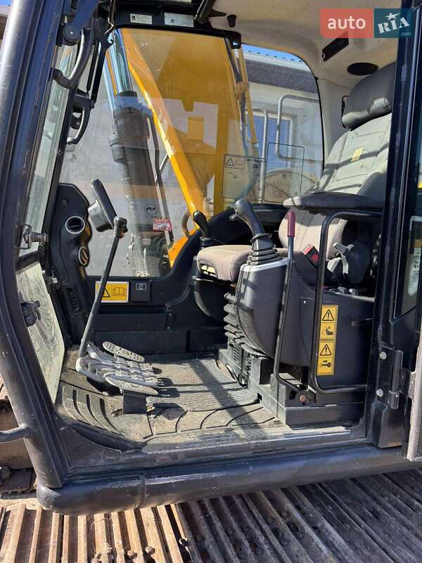Гусеничный экскаватор JCB JS 130 2017 в Камне-Каширском