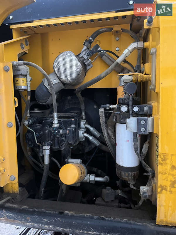 Гусеничний екскаватор JCB JS 130 2018 в Косові