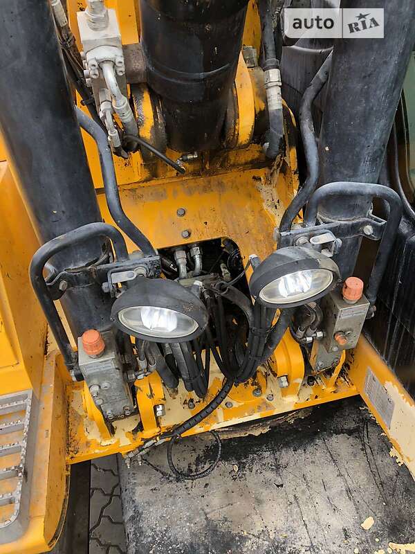 Колісний екскаватор JCB JS 145 2011 в Калуші