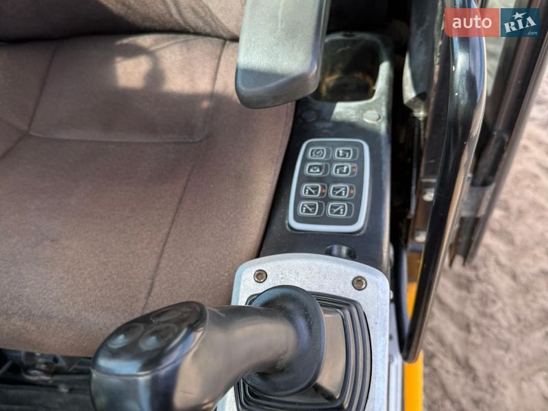 Колісний екскаватор JCB JS 145 2013 в Львові