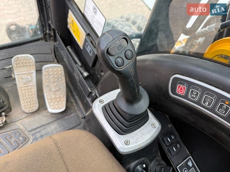 Колесный экскаватор JCB JS 145 2012 в Киеве