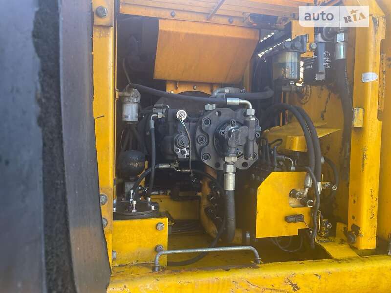 Гусеничный экскаватор JCB JS 160 2003 в Хусте