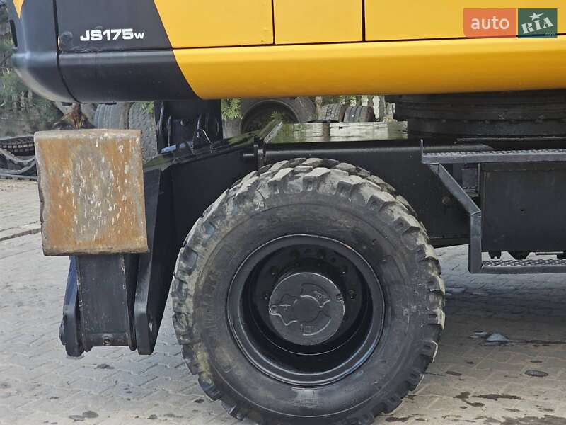 Колесный экскаватор JCB JS 175 2011 в Бучаче