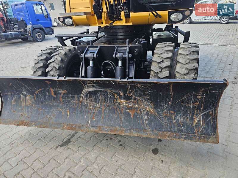 Колесный экскаватор JCB JS 175 2011 в Бучаче