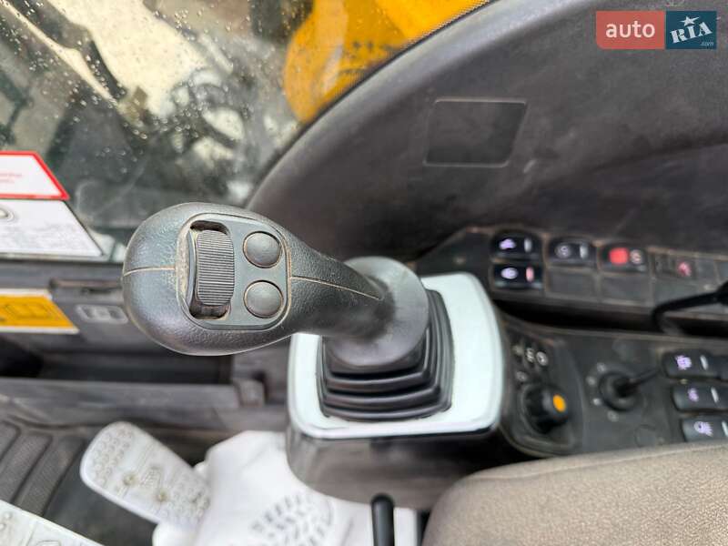 Колесный экскаватор JCB JS 175 2016 в Киеве