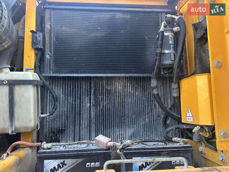 Колесный экскаватор JCB JS 175 2008 в Киеве