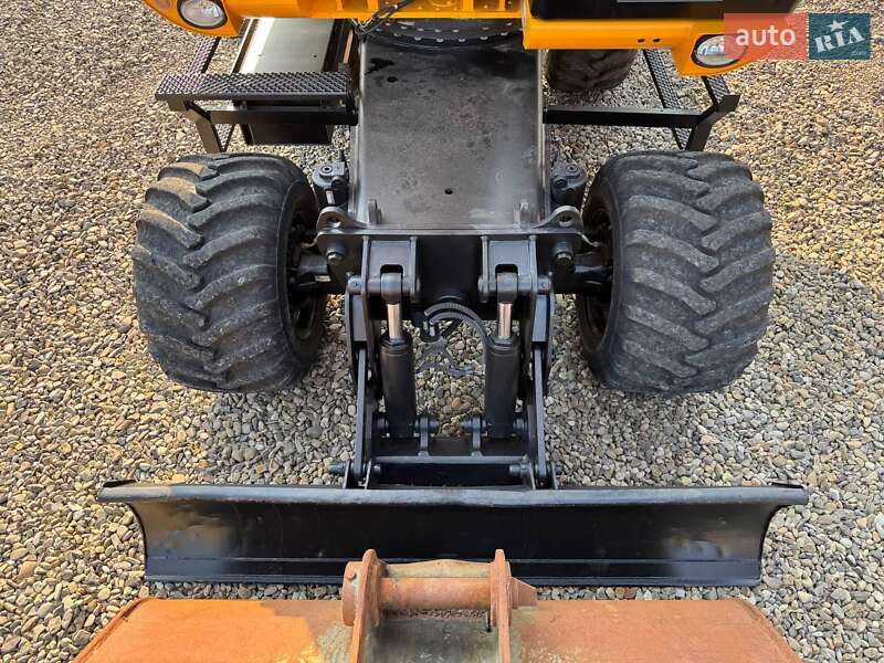 Колесный экскаватор JCB JS 175 2007 в Черновцах