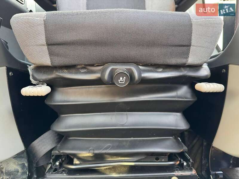 Колесный экскаватор JCB JS 175 2007 в Черновцах