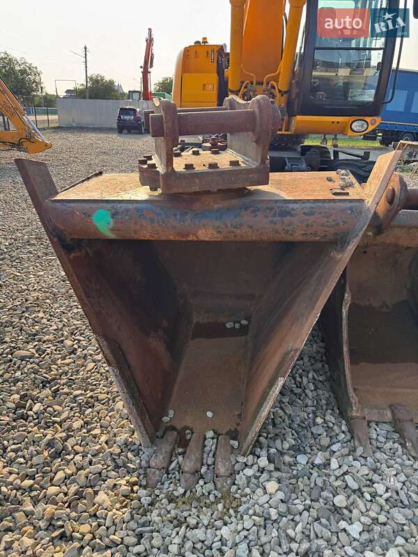 Колесный экскаватор JCB JS 175 2007 в Черновцах