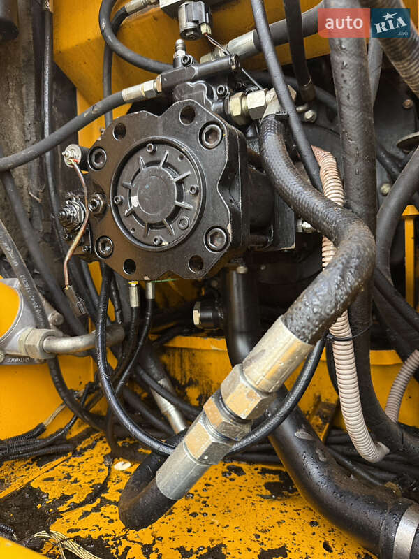 Колесный экскаватор JCB JS 175 2015 в Виноградове