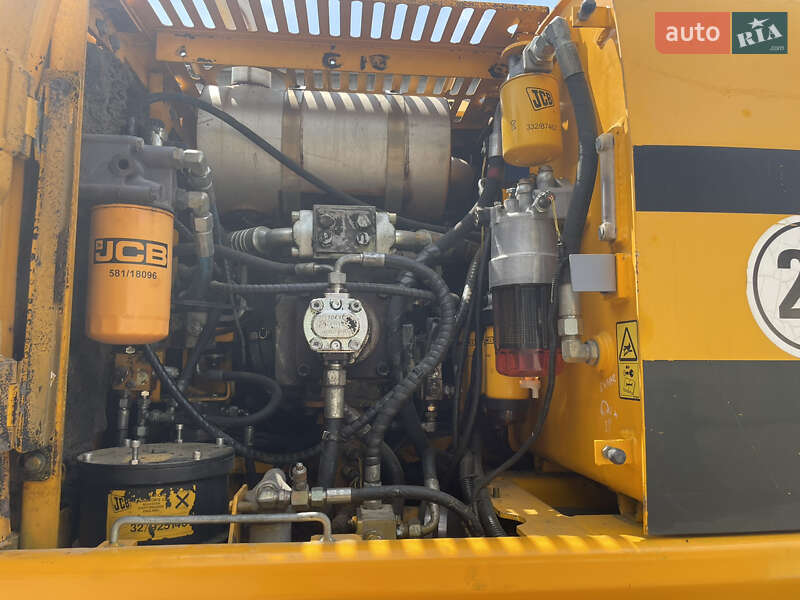 Колесный экскаватор JCB JS 200 2012 в Кременчуге