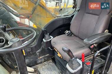 Колесный экскаватор JCB JS 200 2016 в 